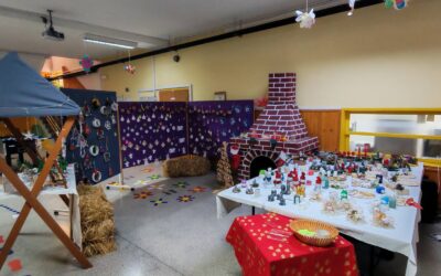 Božićna izložba i prodaja ukrasa u našoj školi